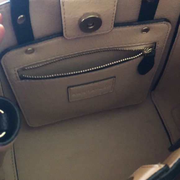 Purse - Picture 5 of 7